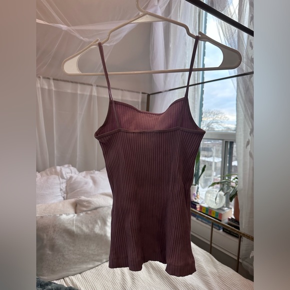 ARITZIA Lilac ribbed tank top - Picture 5 of 6